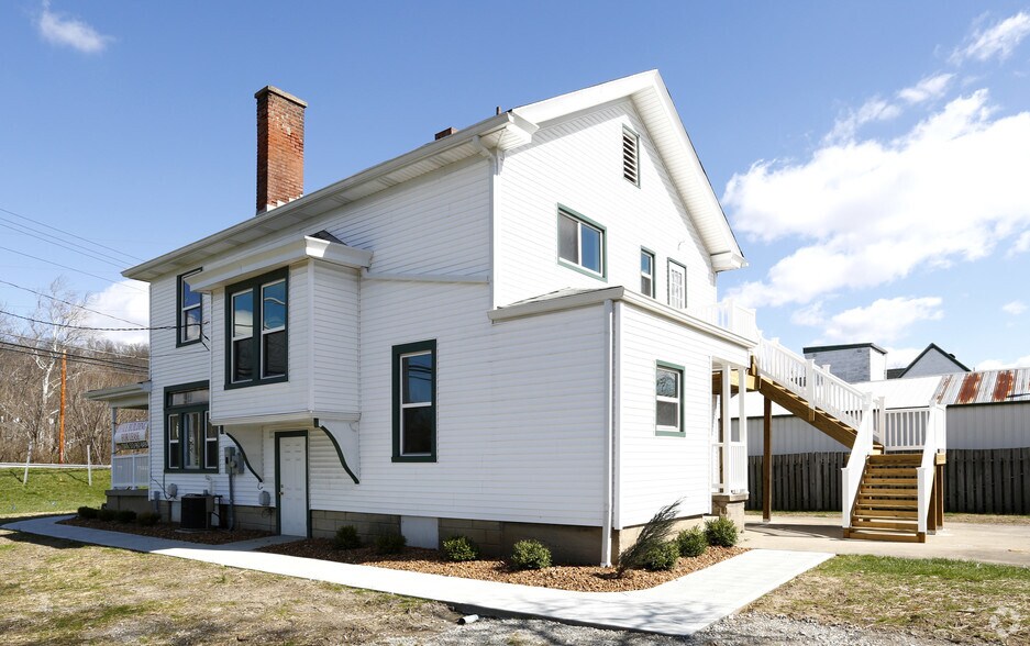 1220 Belleview Dr, Lawrenceburg, IN à louer - Photo du bâtiment - Image 3 de 19