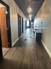 401-499 Lake Cook Rd, Deerfield, IL for lease Interior Photo- Image 2 of 7