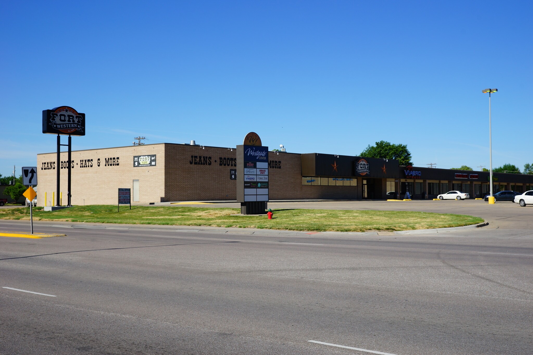 3315-3423 21st St, Columbus, NE à louer Photo du bâtiment- Image 1 de 3