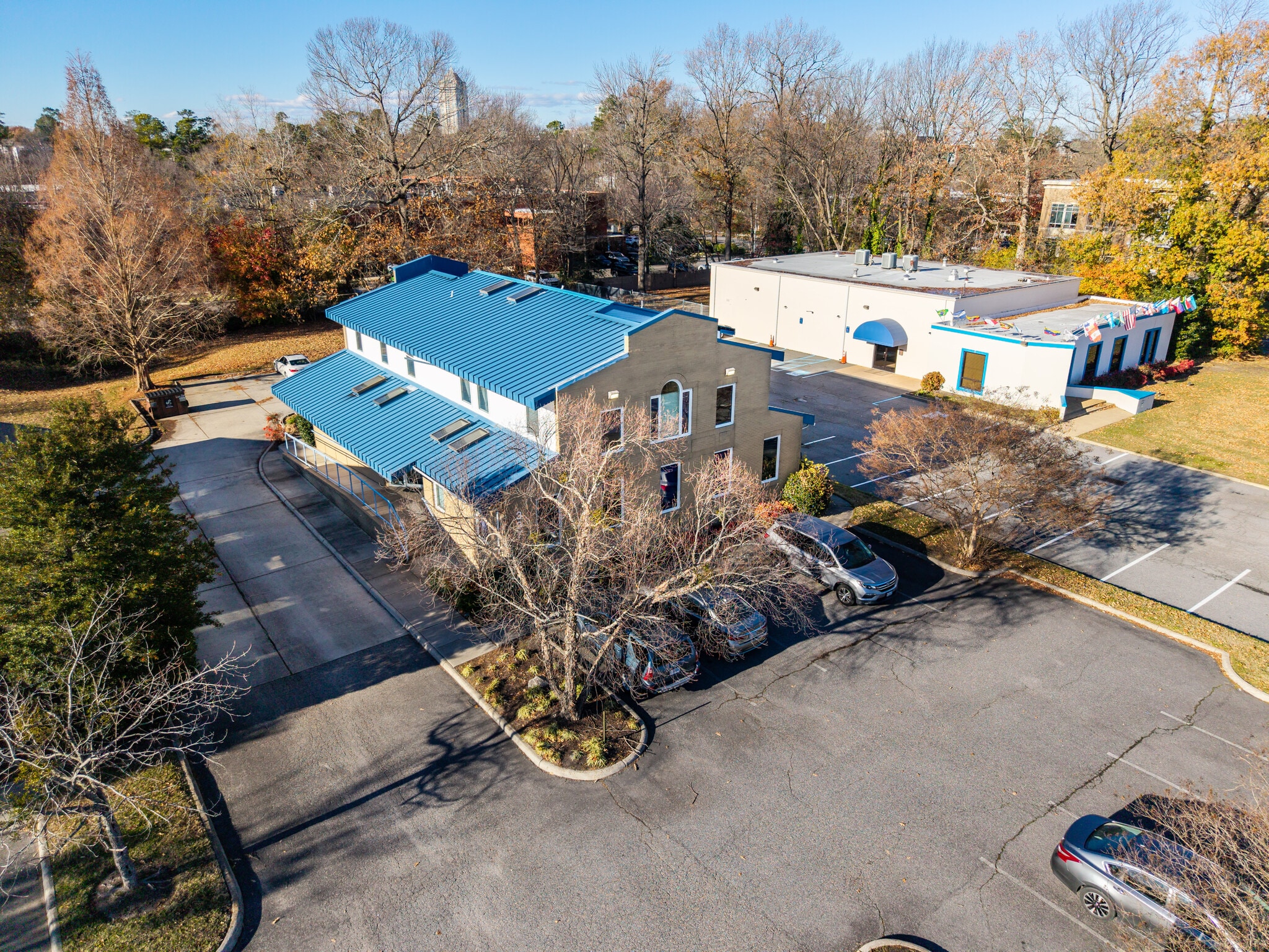 337 Edwin Dr, Virginia Beach, VA for lease Primary Photo- Image 1 of 6