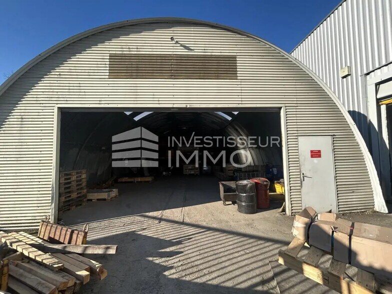 Local d'activités dans Presles à vendre - Photo du bâtiment - Image 3 de 11