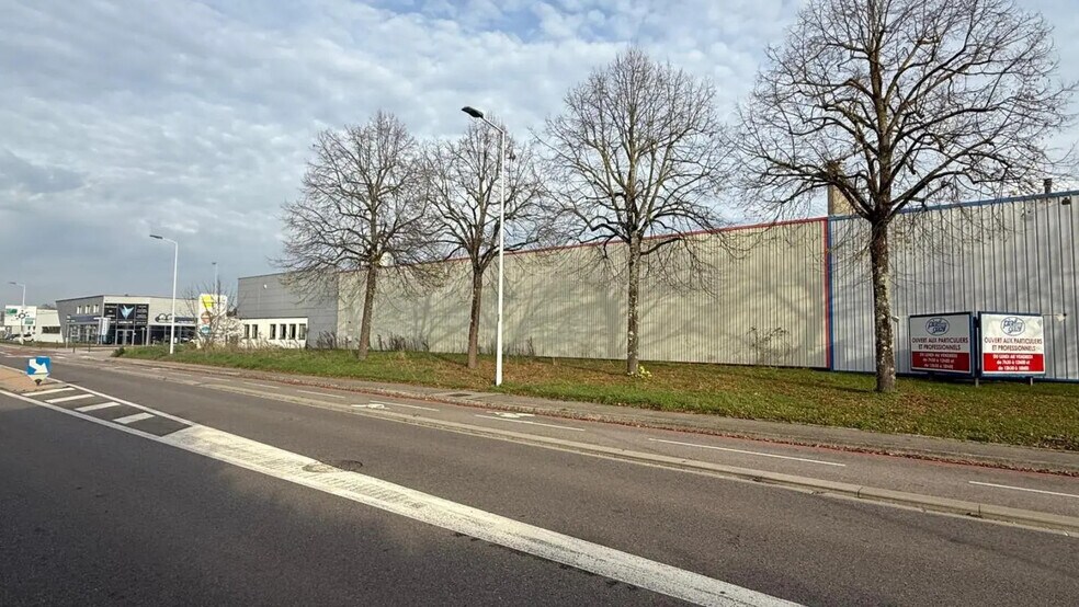 Industrial in Bourg-en-Bresse for sale - Building Photo - Image 2 of 11