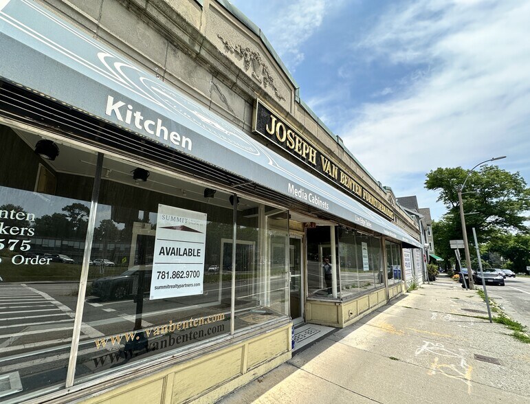 815-823 Boylston St, Chestnut Hill, MA à louer - Photo du bâtiment - Image 2 de 12