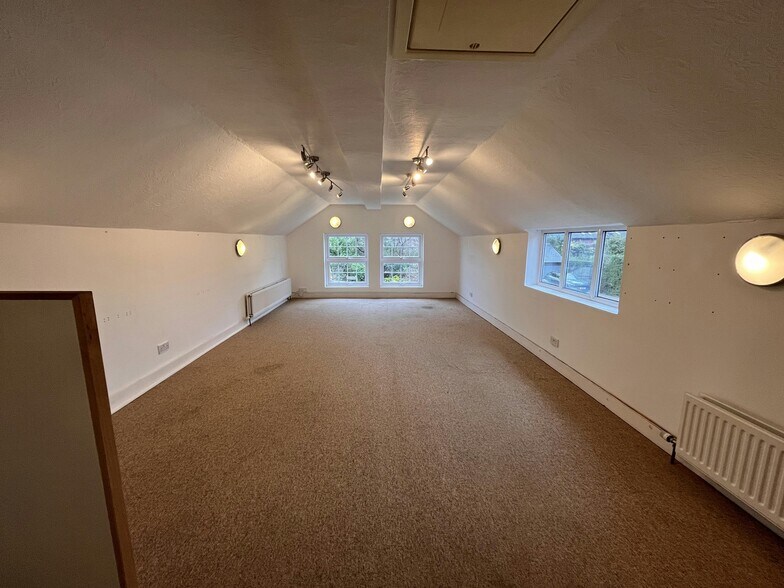 10A Weston Rd, Aylesbury à vendre - Photo du bâtiment - Image 3 de 14