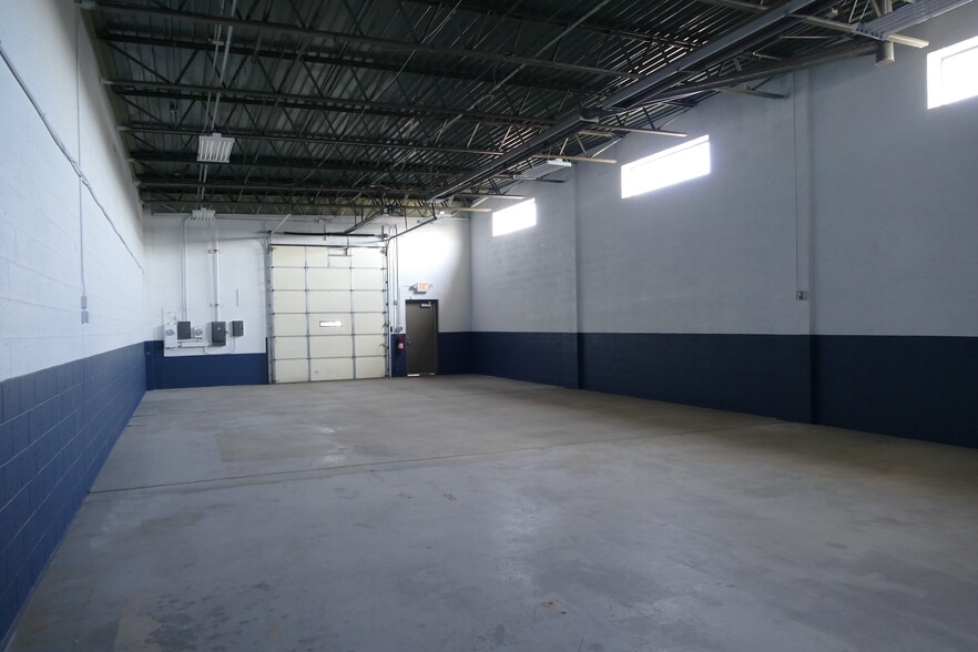 2718 Industrial Row Dr, Troy, MI for lease - Building Photo - Image 2 of 5