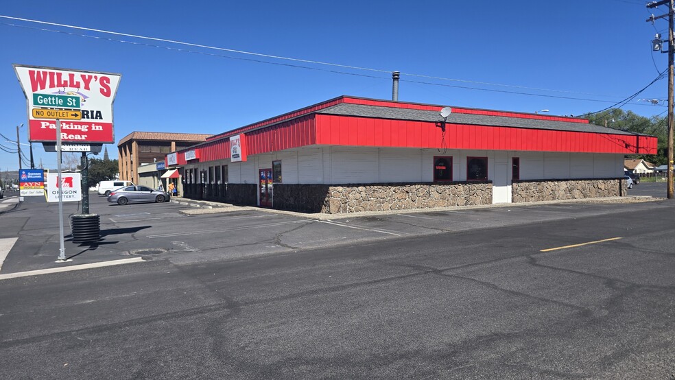 4535-4545 S 6th St, Klamath Falls, OR for sale - Building Photo - Image 2 of 5