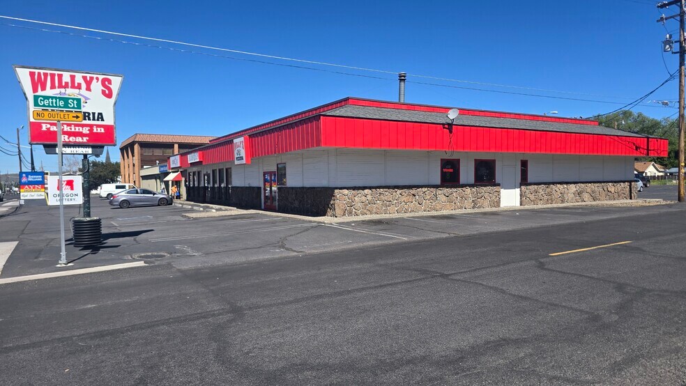 4535-4545 S 6th St, Klamath Falls, OR à vendre - Photo du bâtiment - Image 2 de 5
