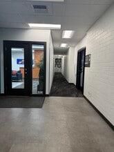 631 Strander Blvd, Tukwila, WA à louer Photo intérieure- Image 1 de 14