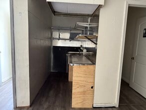 1303 Rycroft St, Honolulu, HI for lease Interior Photo- Image 2 of 11