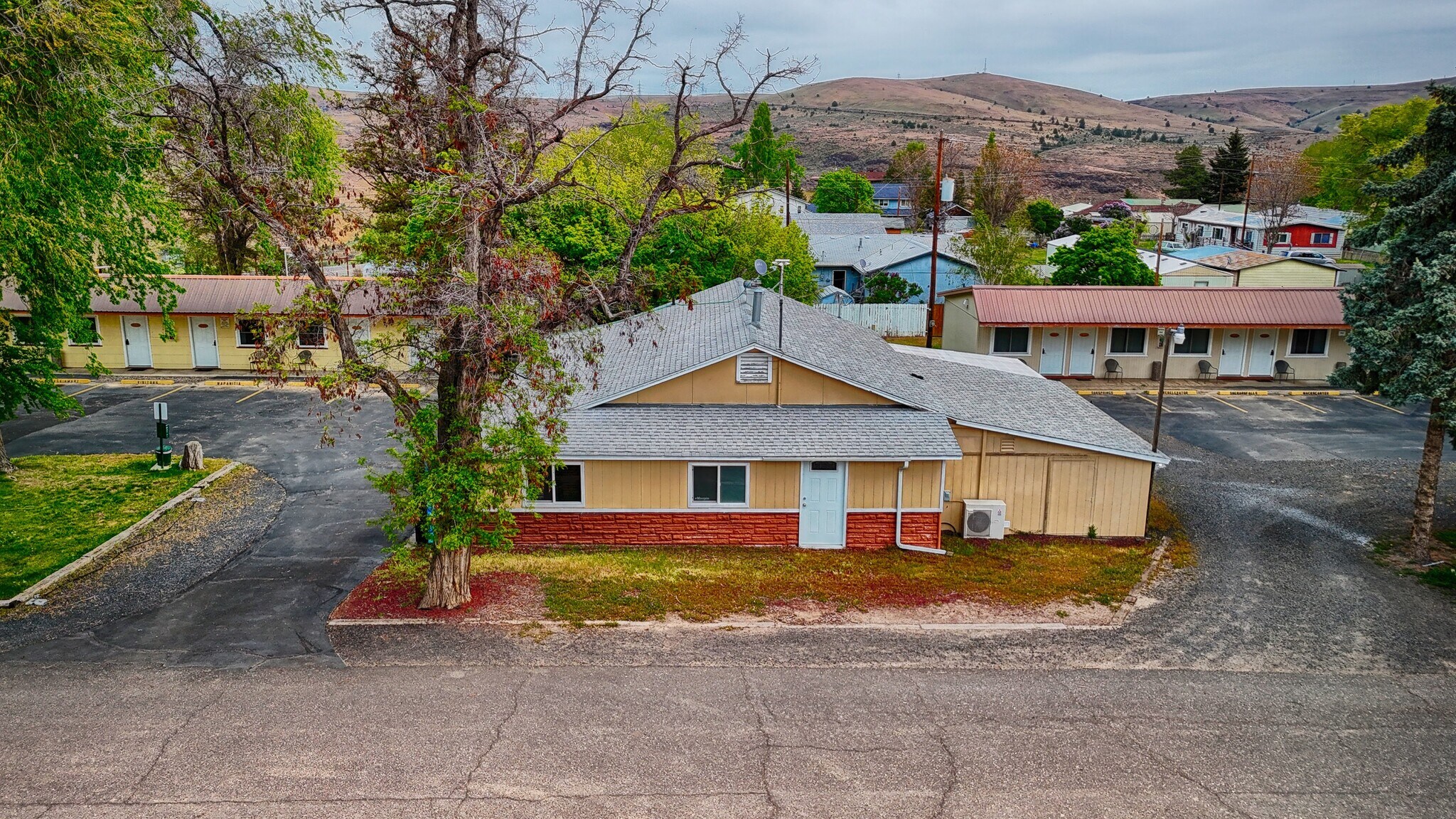 616 Mill St, Maupin, OR à vendre Photo principale- Image 1 de 30