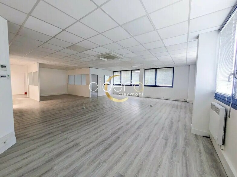 Office in Clermont-Ferrand for lease - Building Photo - Image 3 of 9