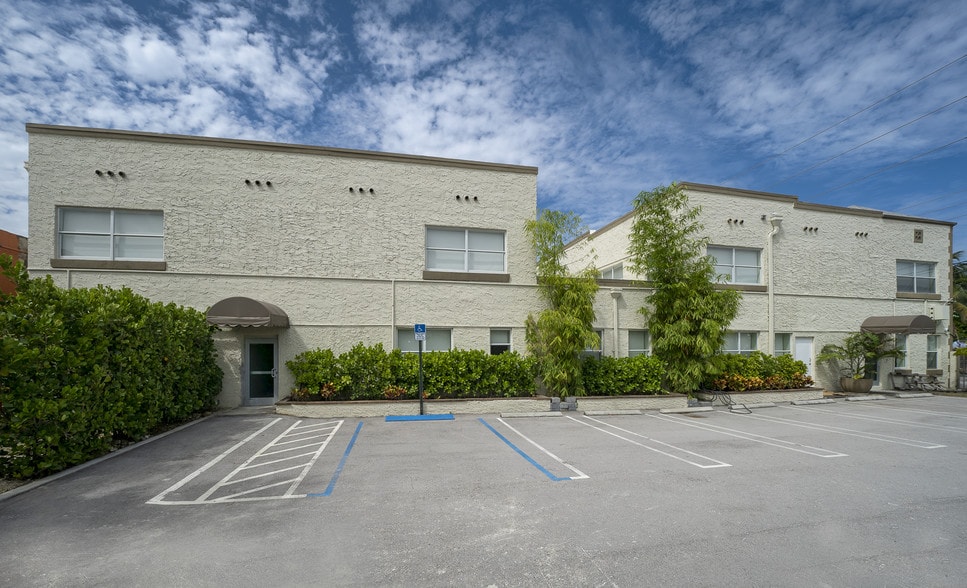 804 NW 21st Ter, Miami, FL for lease - Building Photo - Image 3 of 9