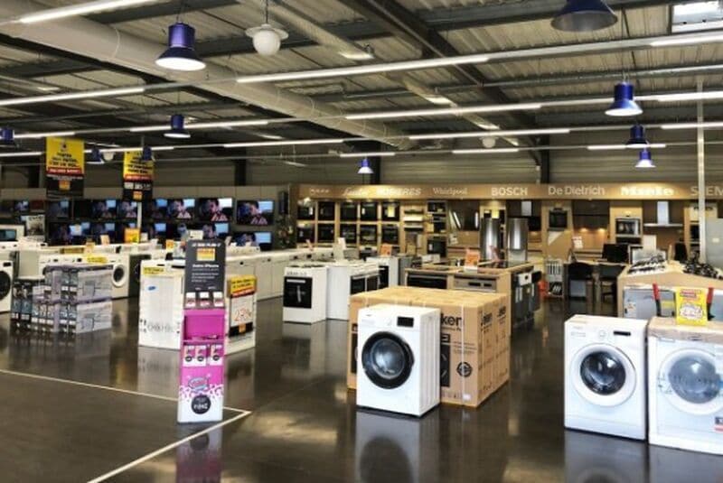 Flex in Le Haillan for lease - Interior Photo - Image 2 of 2