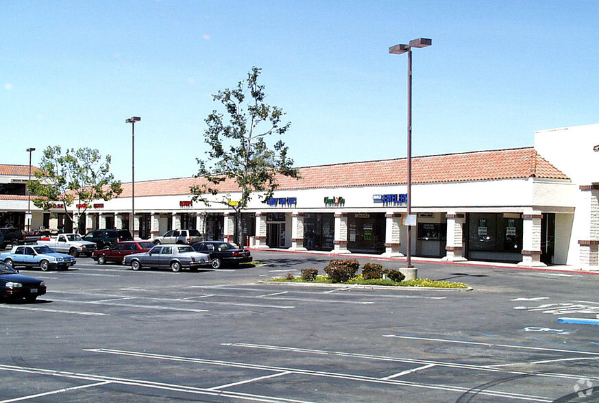 301-373 Arneill Rd, Camarillo, CA for lease - Building Photo - Image 2 of 25