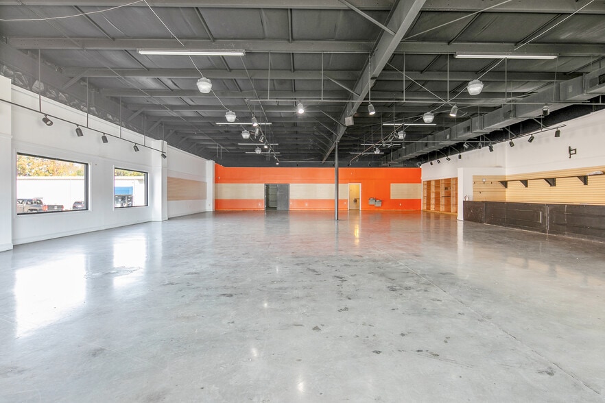 3756 Sycamore Dairy Rd, Fayetteville, NC for lease - Interior Photo - Image 3 of 13