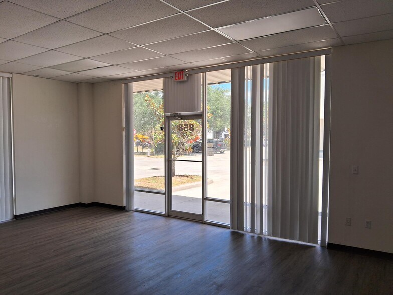 850-876 Duncan Ave, Kissimmee, FL à louer - Photo du bâtiment - Image 3 de 3
