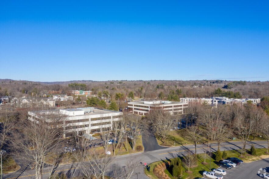 80 Business Park Dr, Armonk, NY à louer - Aérien - Image 2 de 5