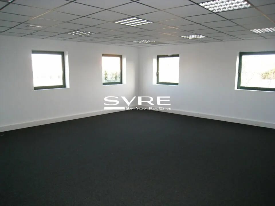 Office in Les Pennes-Mirabeau for lease Building Photo- Image 1 of 8
