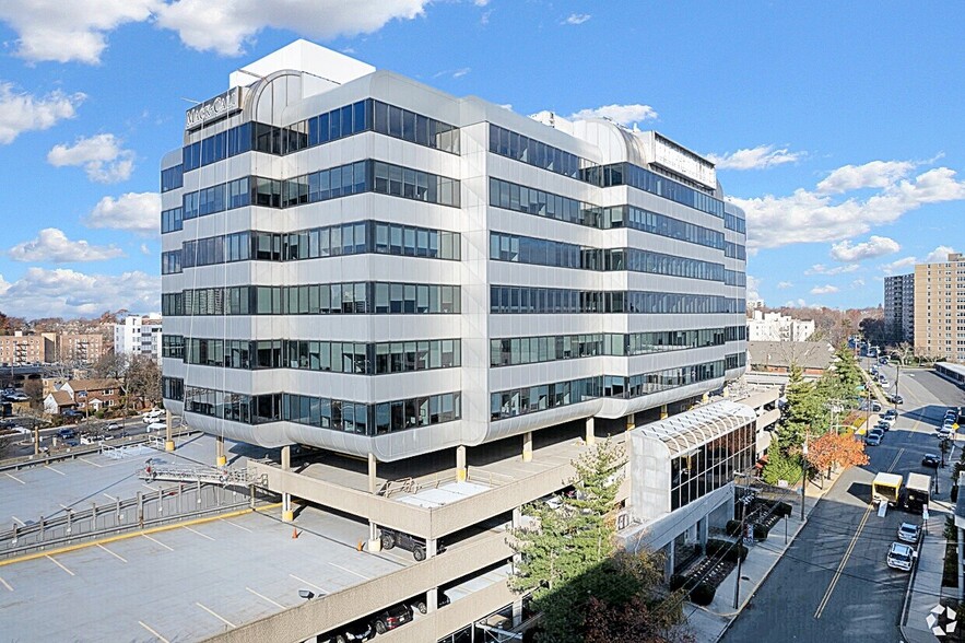 1 Bridge Plz N, Fort Lee, NJ for lease - Building Photo - Image 3 of 13