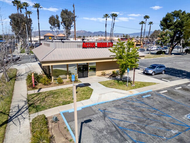 Plus de détails pour 103 E Stetson Ave, Hemet, CA - Commerce de détail à vendre