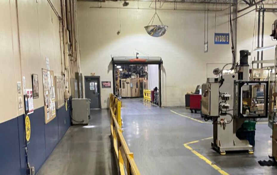 1102 Aviation Blvd, Hebron, KY à vendre - Photo intérieure - Image 2 de 8