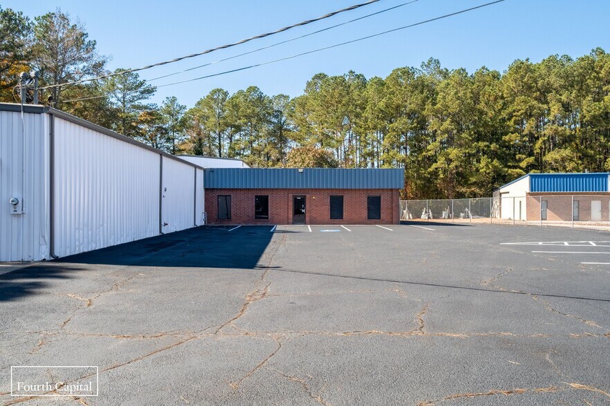 1511 Commercial Ct, Jonesboro, GA à vendre - Photo du bâtiment - Image 3 de 14