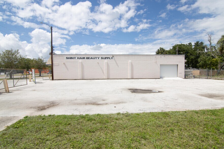 2300 Dr Martin Luther King Jr St S, Saint Petersburg, FL à louer - Photo du bâtiment - Image 1 de 15