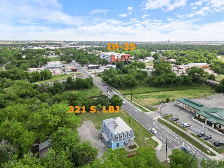 321 L B J dr, San Marcos, TX à vendre - Photo du bâtiment - Image 3 de 24