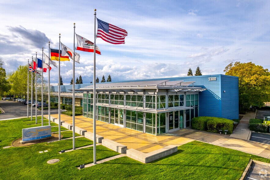 3300 Industrial Blvd, West Sacramento, CA à louer - Photo principale - Image 1 de 6