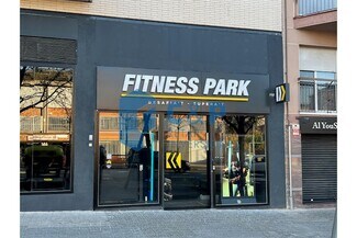 Plus de détails pour Multi-résidentiel à vendre