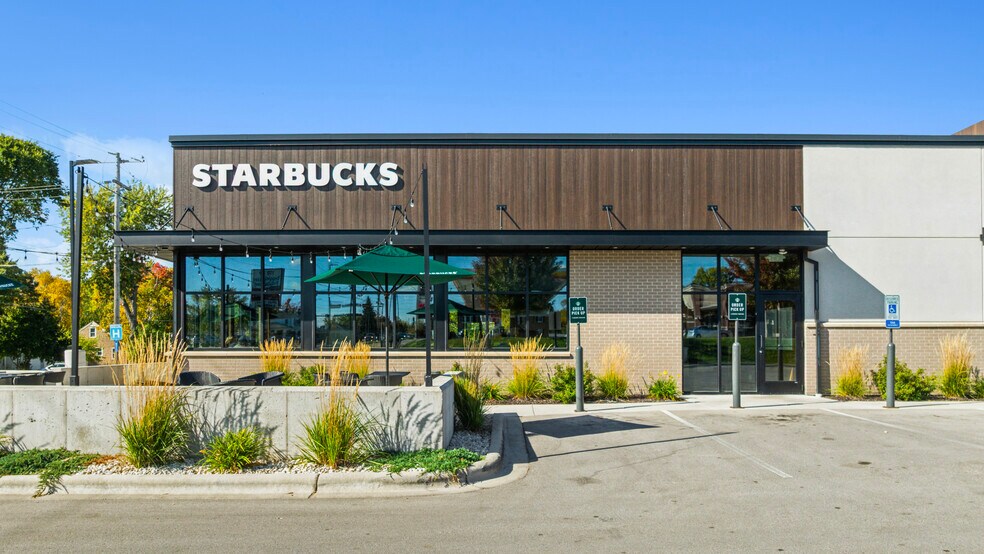 1567 Mason St, Green Bay, WI à vendre - Photo du bâtiment - Image 2 de 11