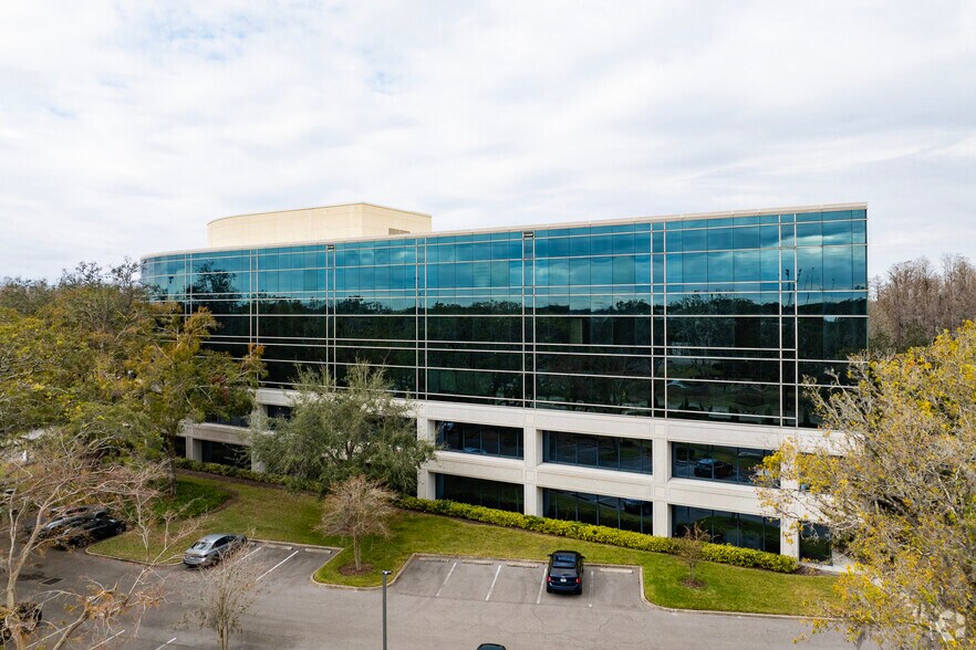 8875 Hidden River Pkwy, Tampa, FL à louer - Photo du bâtiment - Image 3 de 10