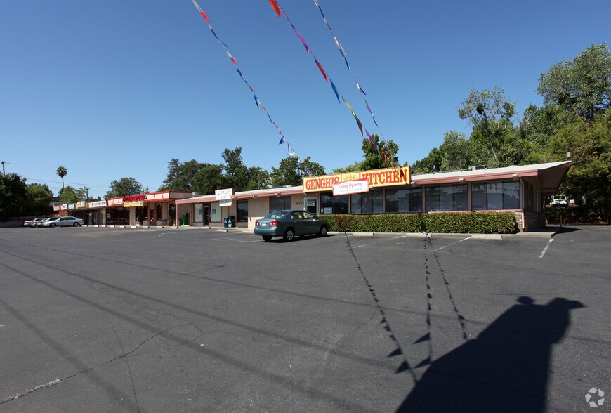 4705-4725 Manzanita Ave, Carmichael, CA à louer - Photo du bâtiment - Image 3 de 3