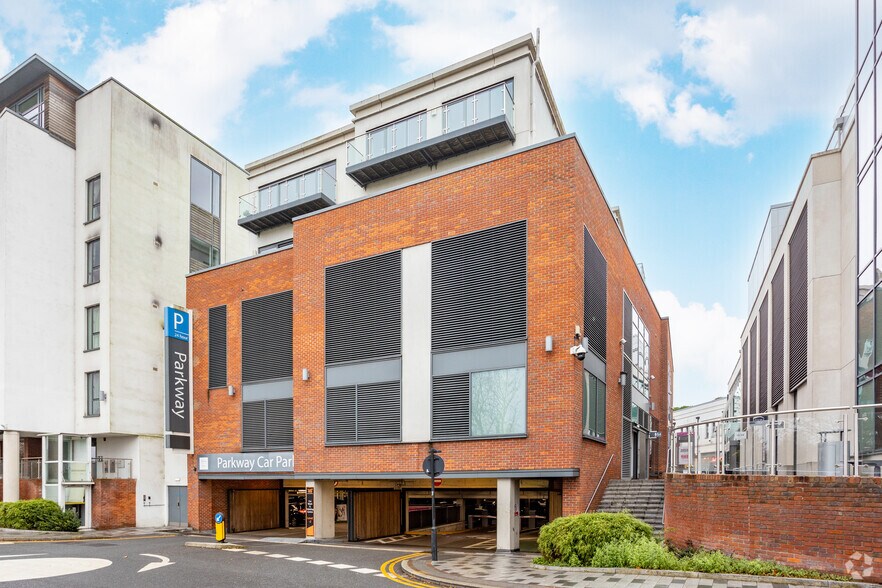 Parkway, Newbury for lease - Building Photo - Image 3 of 6