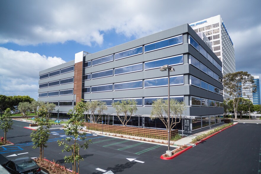 2101 E El Segundo Blvd, El Segundo, CA à louer - Photo du bâtiment - Image 1 de 10