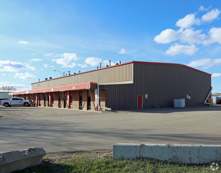 1320 77th Ave NW, Edmonton, AB for sale - Building Photo - Image 2 of 2