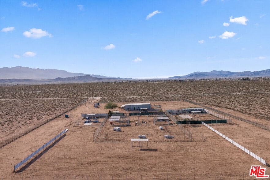 9025 Camp Rock Rd, Lucerne Valley, CA for sale - Building Photo - Image 3 of 44