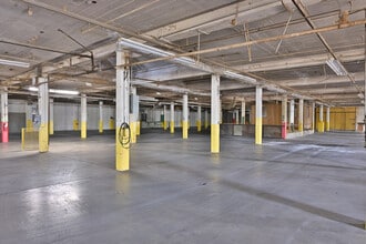 202 Spaulding St, Dowagiac, MI for lease Interior Photo- Image 1 of 1