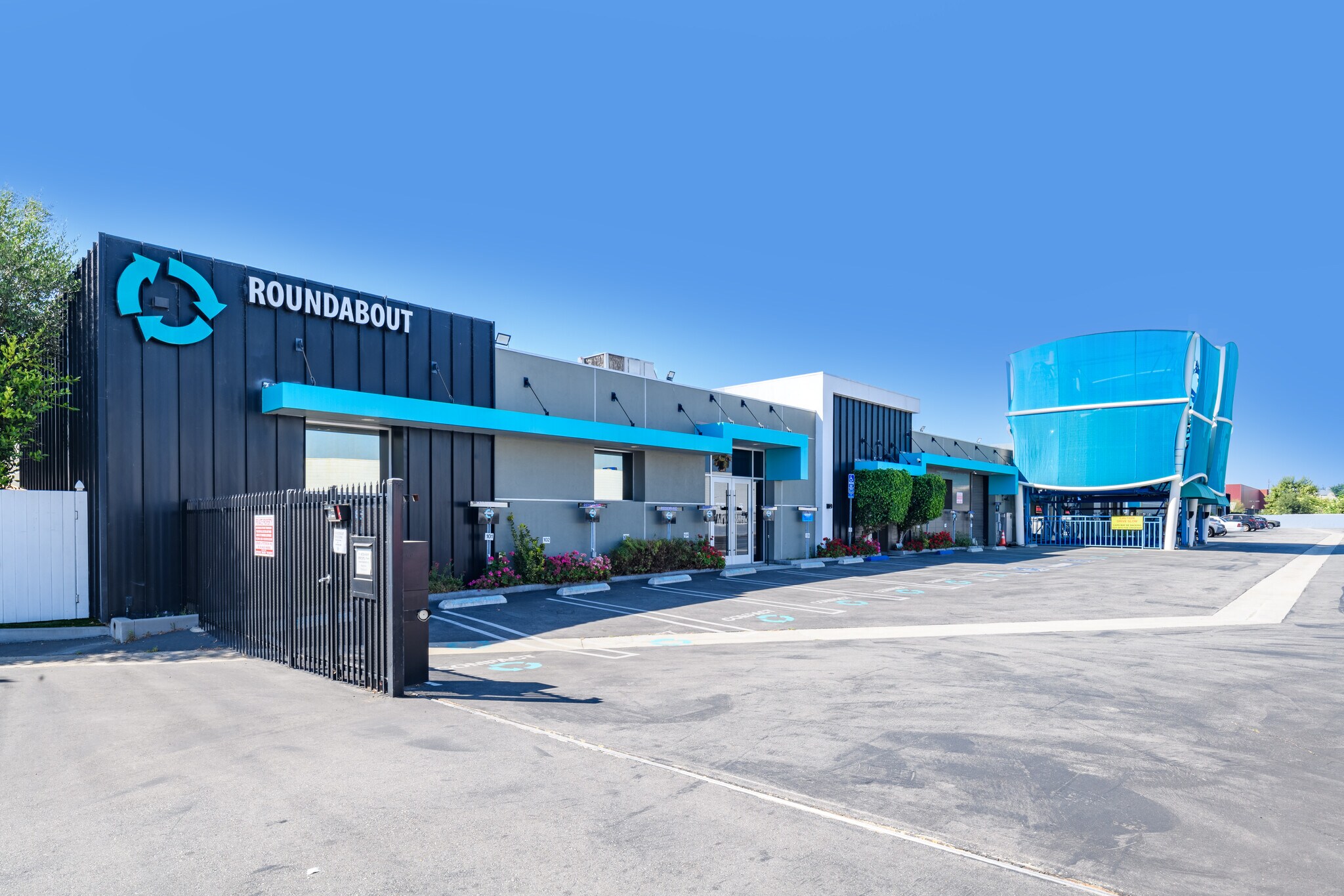 217-277 S Lake St, Burbank, CA à vendre Photo du bâtiment- Image 1 de 1