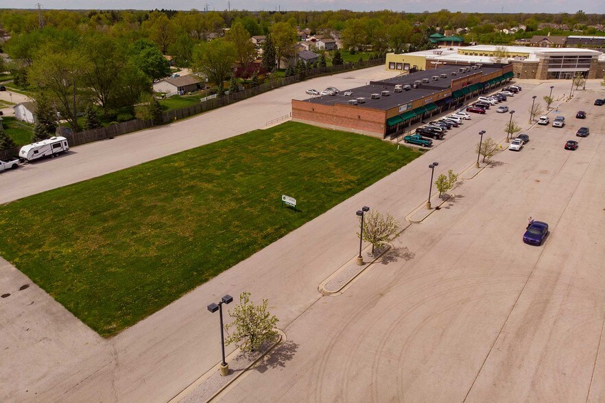 7221 Maplecrest Rd, Fort Wayne, IN à louer - Aérien - Image 3 de 5