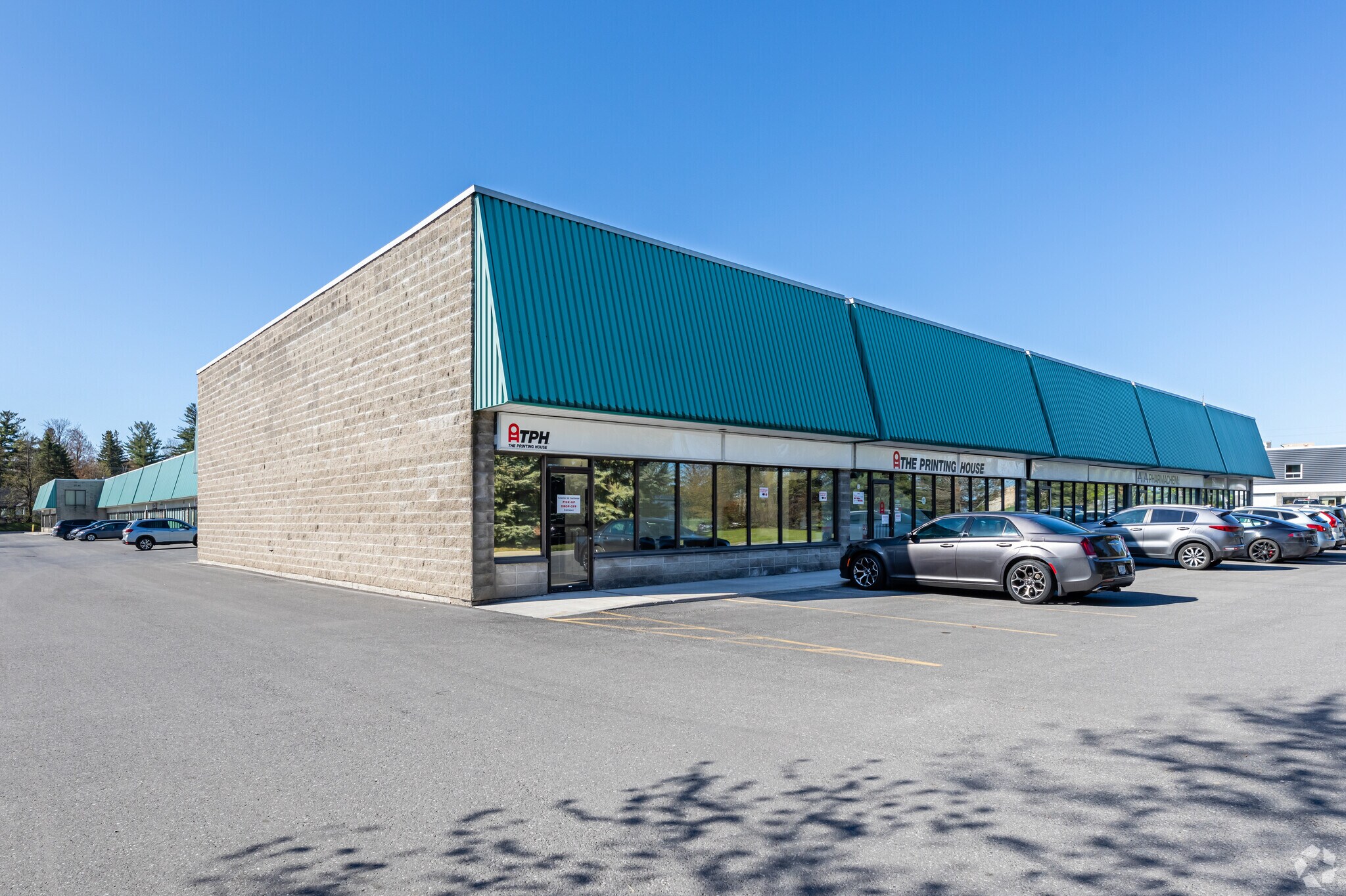 77 Auriga Dr, Ottawa, ON à vendre Photo du bâtiment- Image 1 de 1