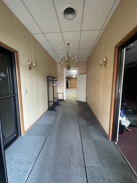 128 E Main St, Leipsic, OH for sale - Interior Photo - Image 3 of 8