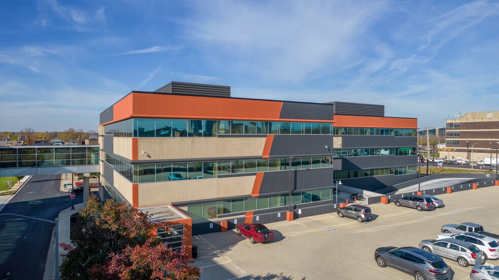 775 W Broad St, Columbus, OH à louer - Photo du bâtiment - Image 2 de 20