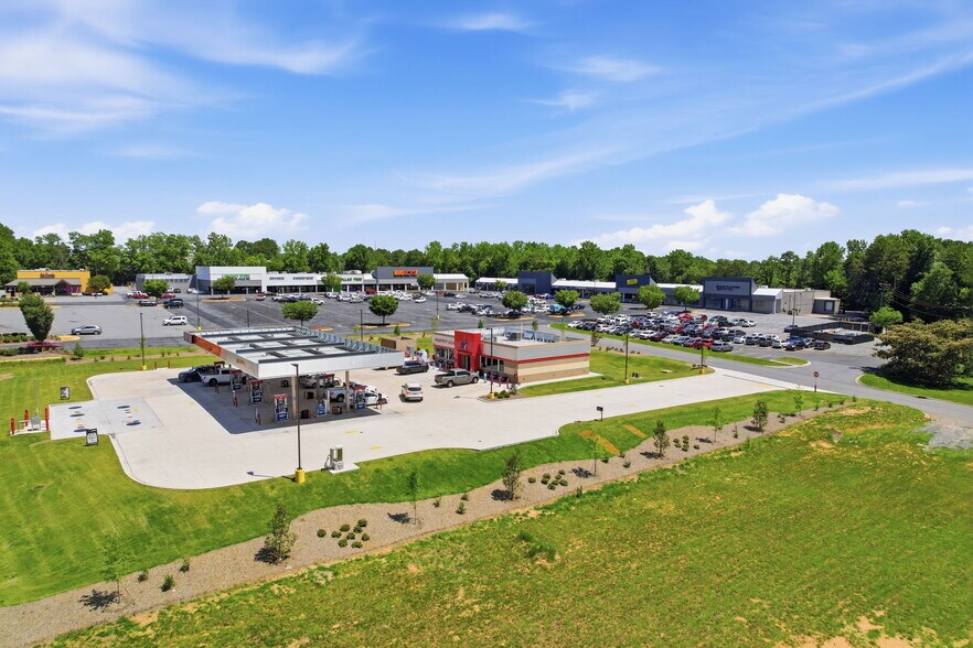 505-573 US 70 Hwy SW, Hickory, NC à louer - Aérien - Image 2 de 6