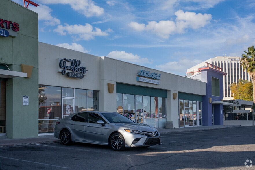 4500-4588 E Broadway Blvd, Tucson, AZ à louer - Photo du bâtiment - Image 3 de 6