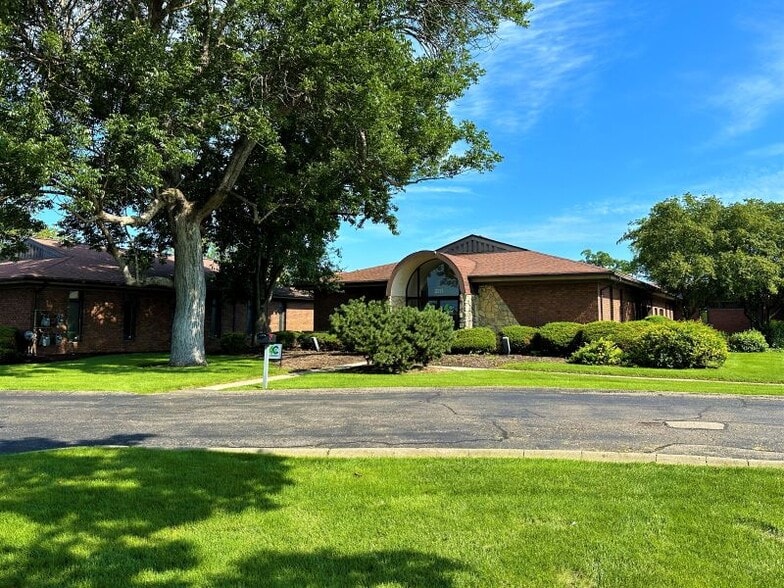 2211-2219 Arbor Blvd, Dayton, OH for lease - Building Photo - Image 3 of 5