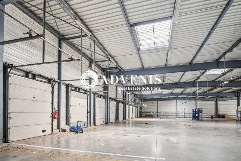 Industrial in Mitry-Mory for lease - Interior Photo - Image 2 of 12