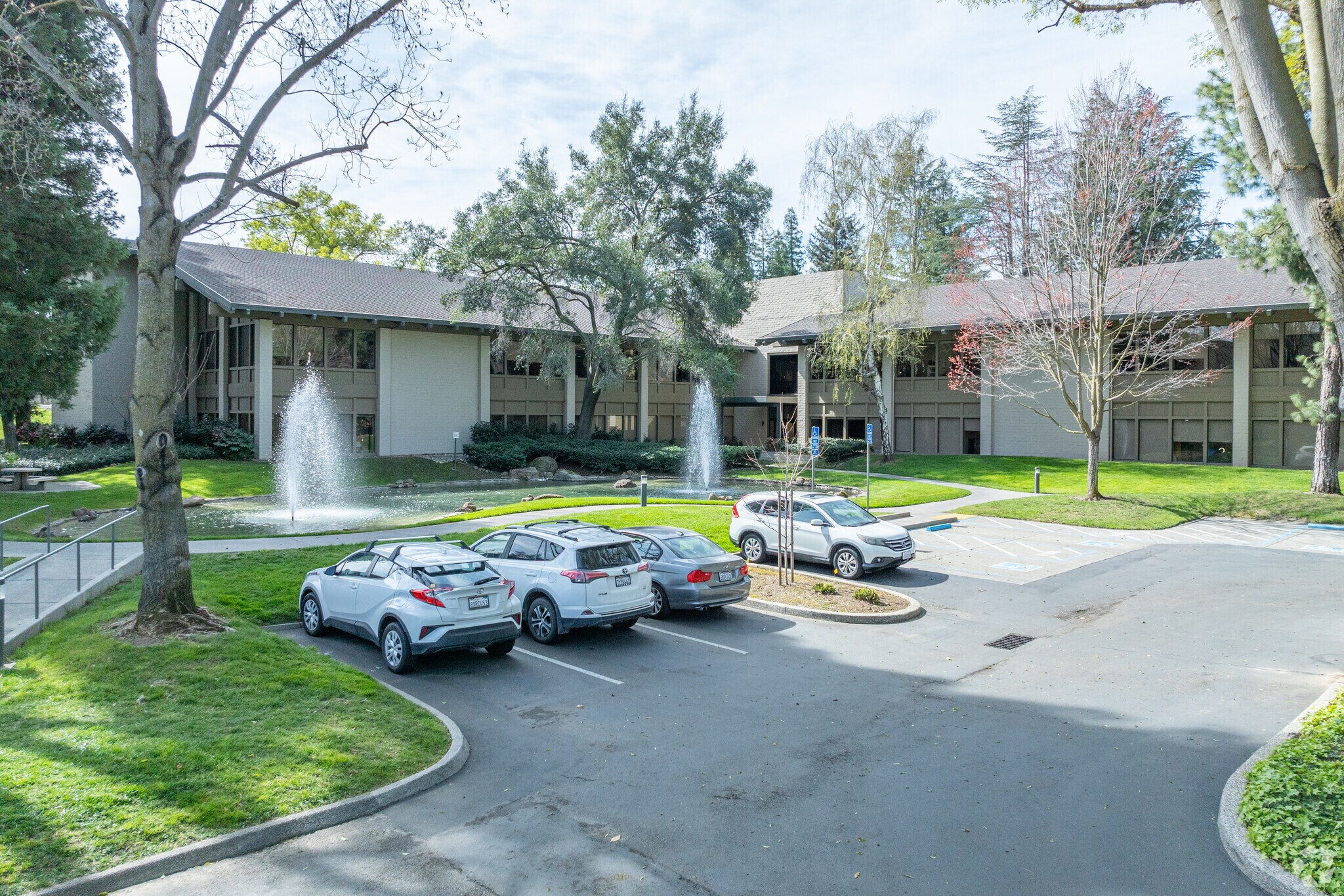 3600 American River Dr, Sacramento, CA à louer Photo du bâtiment- Image 1 de 13