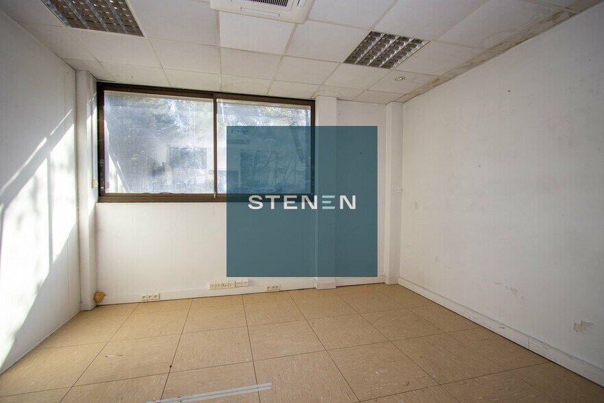 595 Rue Pierre Berthier, Aix-en-Provence à louer - Photo intérieure - Image 3 de 9