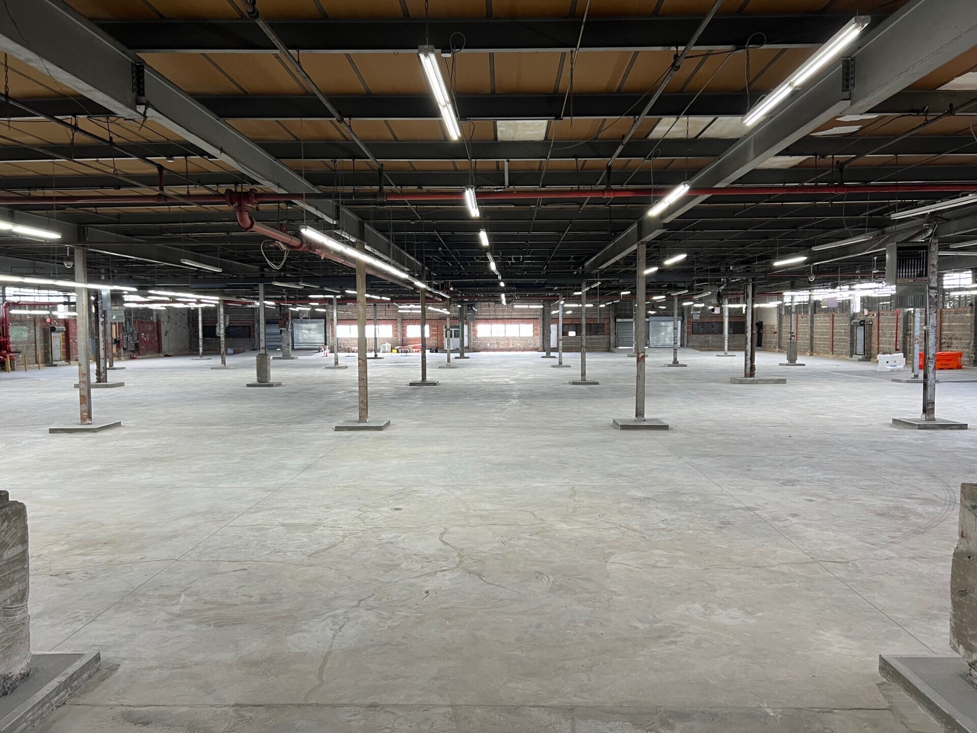 625 Wortman Ave, Brooklyn, NY à louer Photo du bâtiment- Image 1 de 20